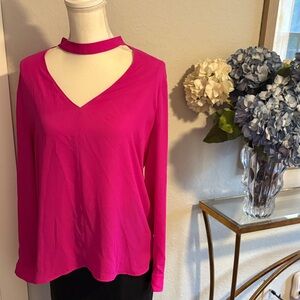 1 State fuchsia pink long sleeve blouse with choker neck line size medium